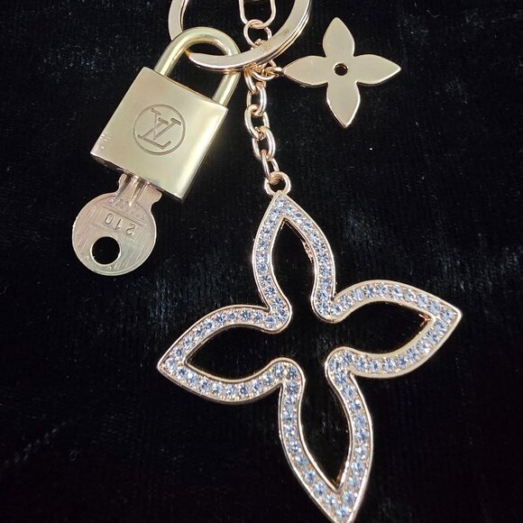 *Louis Vuitton* 100% Authentic Brass Lock & Key #210 w/Unbranded Bag Charm